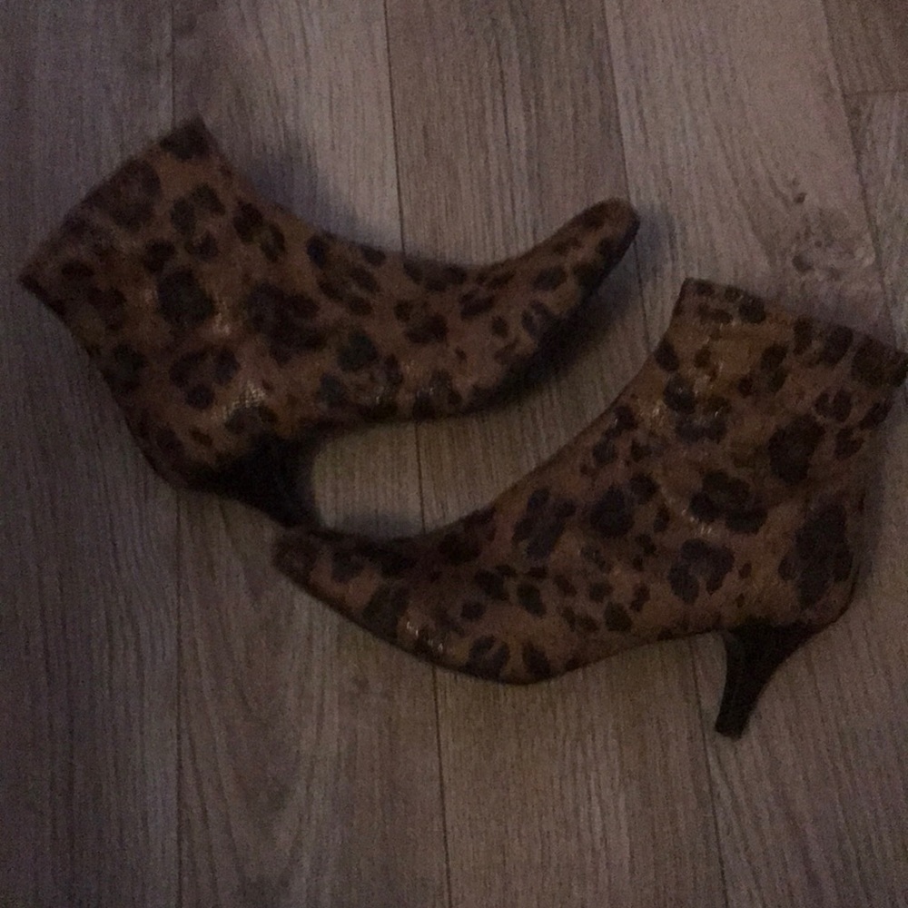 Leopard boots